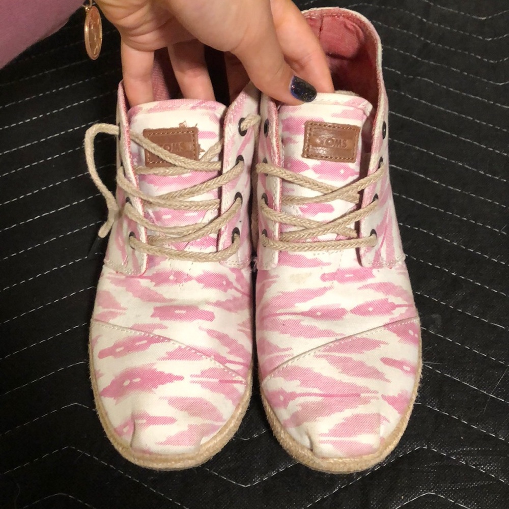 Tom's Aztec print high tops